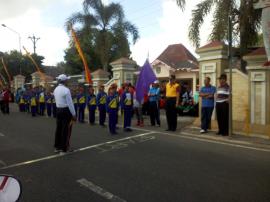 Sambut HUT RI lomba gerak jalan