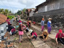 KKN USD BANTU IBU IBU PKK PADUKUHAN BOTOTLOGO