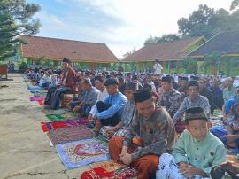 KALURAHAN BOTODAYAAN ADAKAN SHOLAT IDUL FITRI DI 12 TITIK