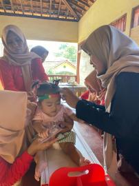 Jaga Kesehatan Generasi Muda, Penimbangan Baduta Rutin di Padukuhan Cabe