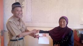 Penyaluran BLT Dana Desa Kalurahan Botodayaan Diserahkan Langsung kepada Penerima Manfaat